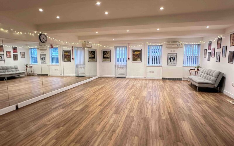 41 Uxbridge road,Shepherd's Bush W12 8LH
